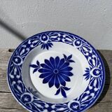 Round hollow ceramic dish with Saint Amand flower