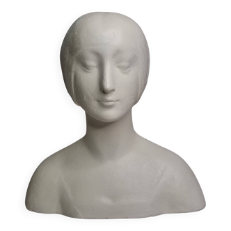Bust after Laurana in Renaissance style, known as Aragon, patinated plaster, 33 cm.