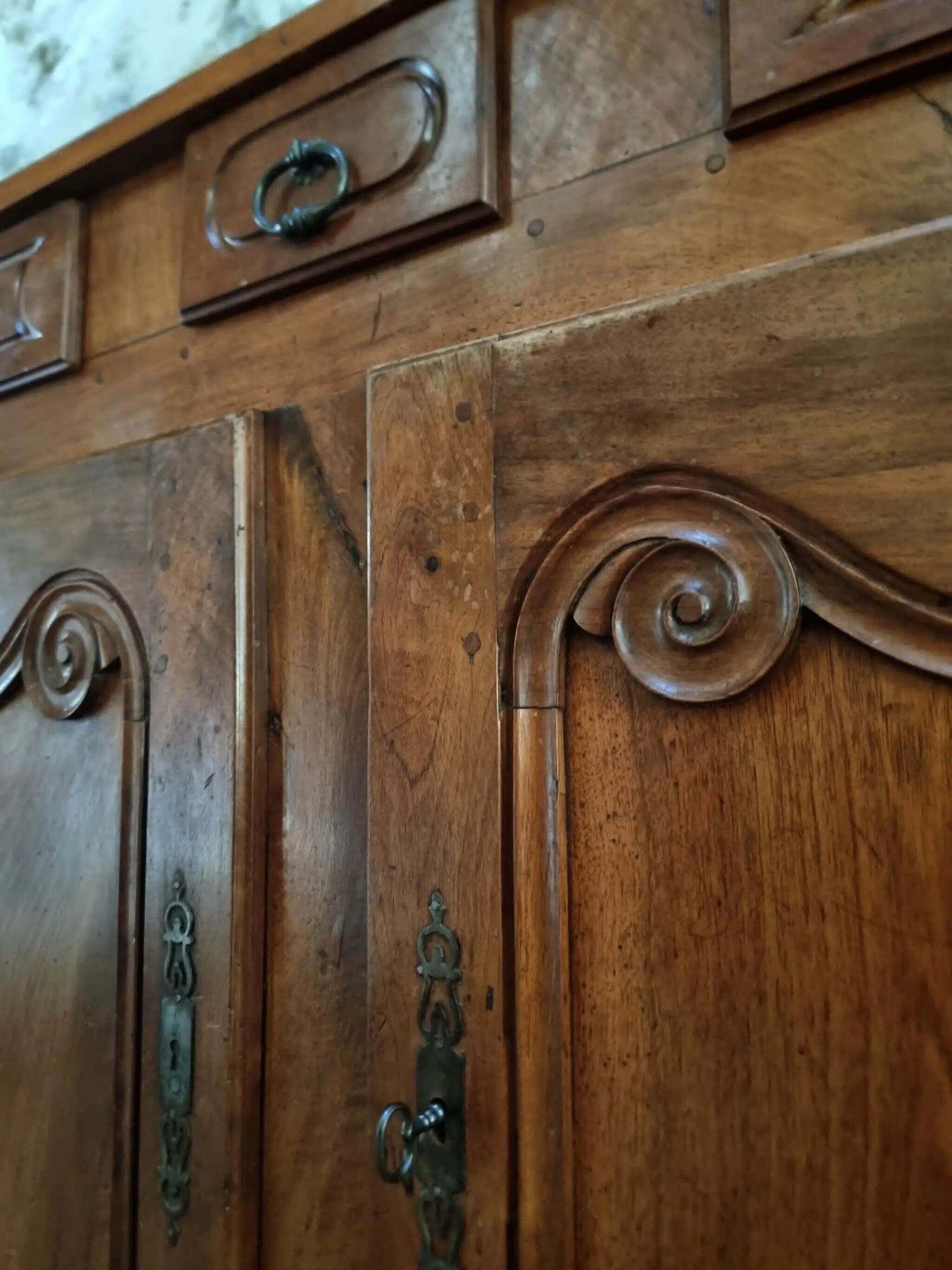Antique Louis XV style sideboard, French sideboard, late 19th century.