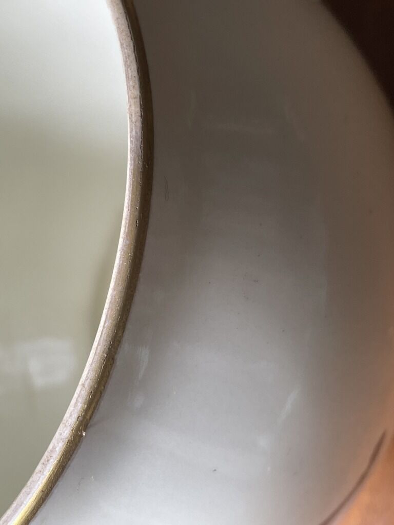 Porcelain pot with equestrian decoration