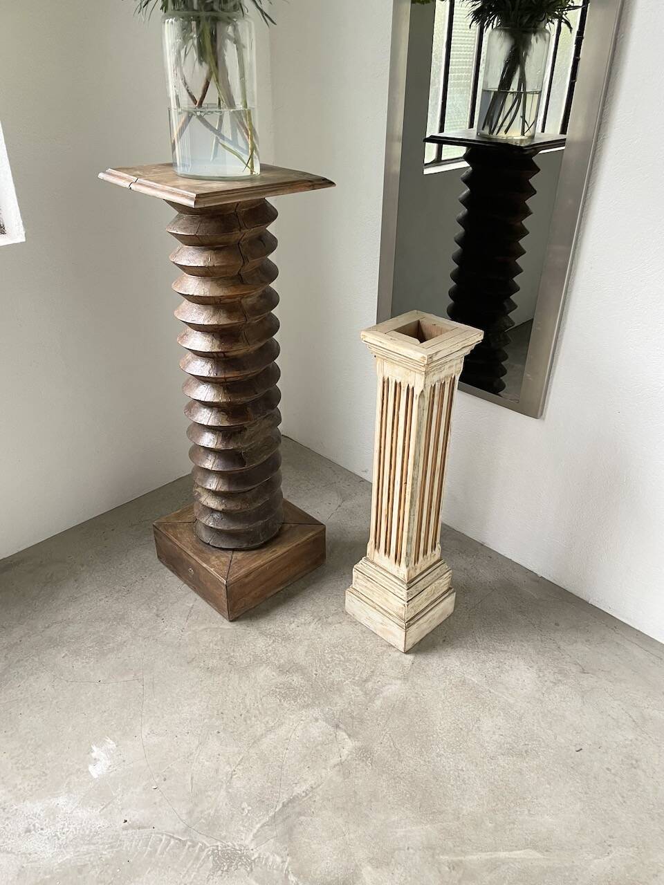 Wooden pedestal column 1900