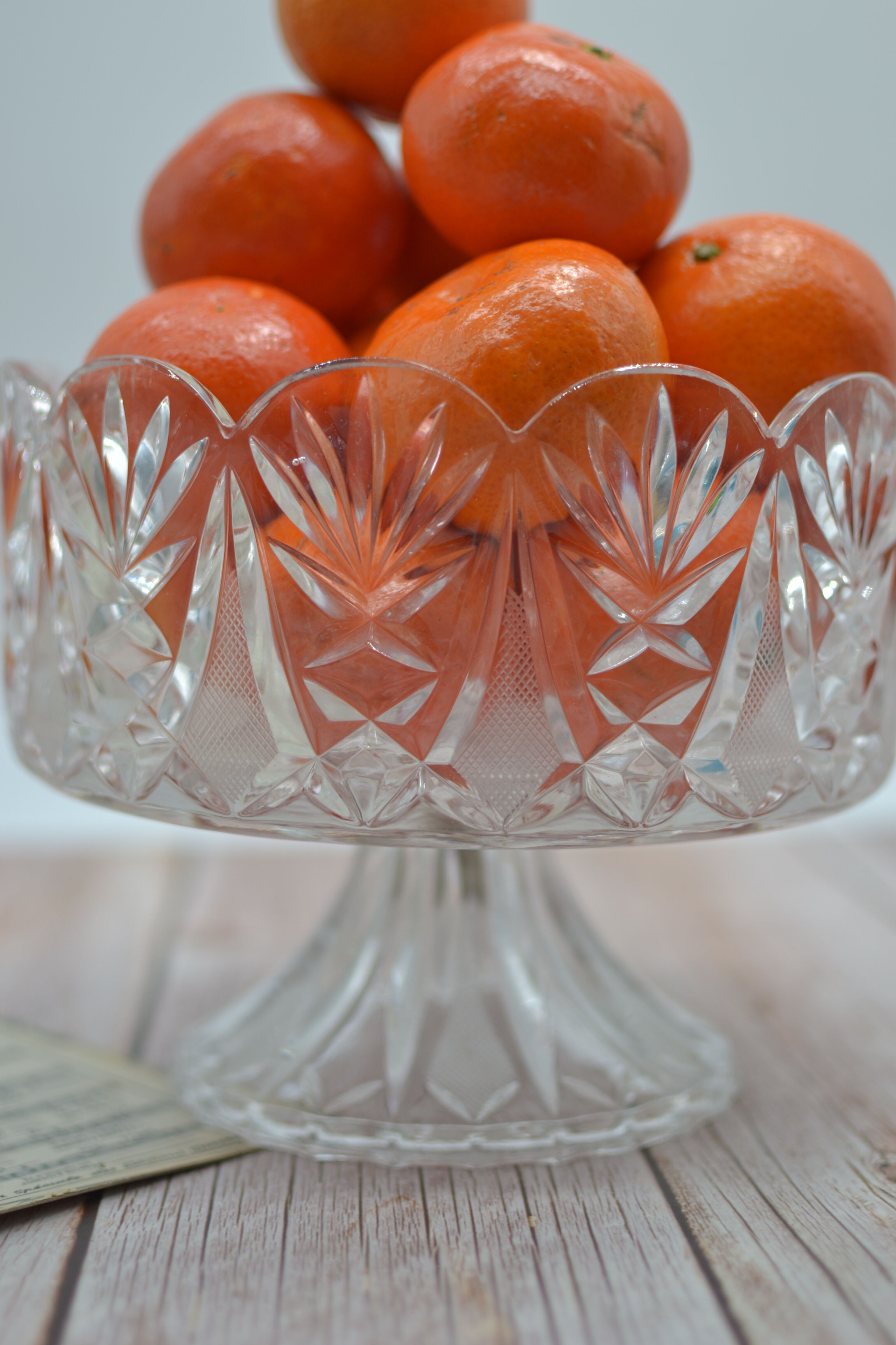 Crystal fruit cup with rounded edges