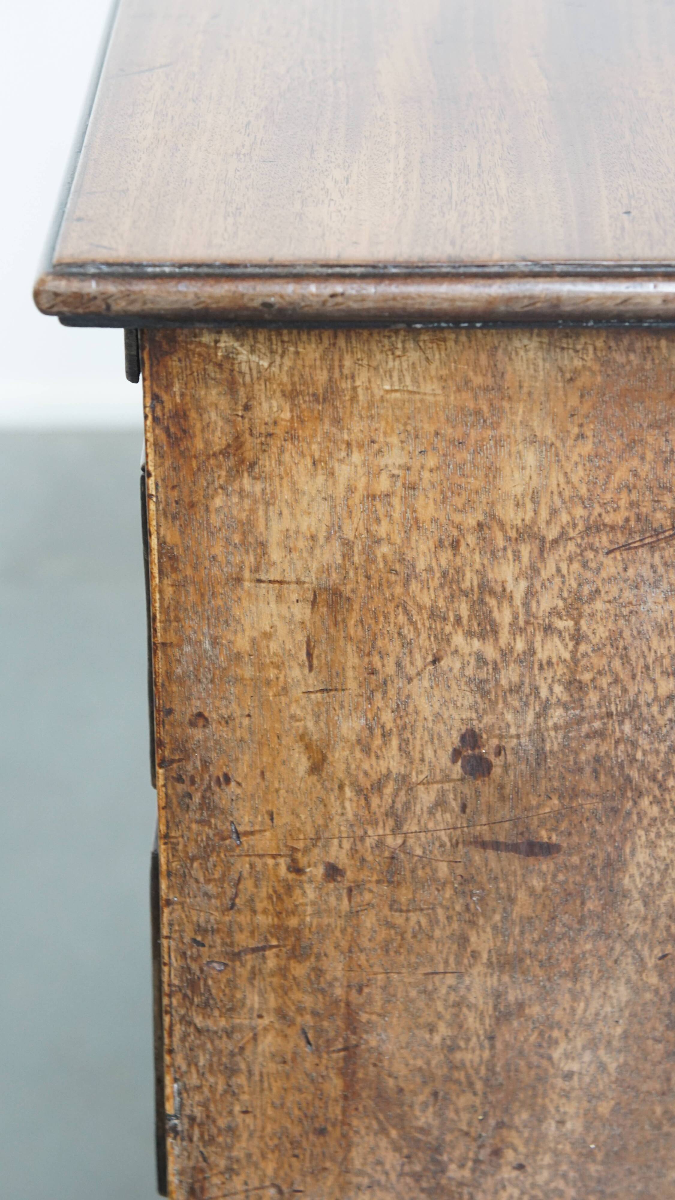 Antique 18th-Century English Chest of Drawers with Brushing Slide