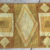 Psychedelic rectangular rug with geometric shapes - vintage 1960