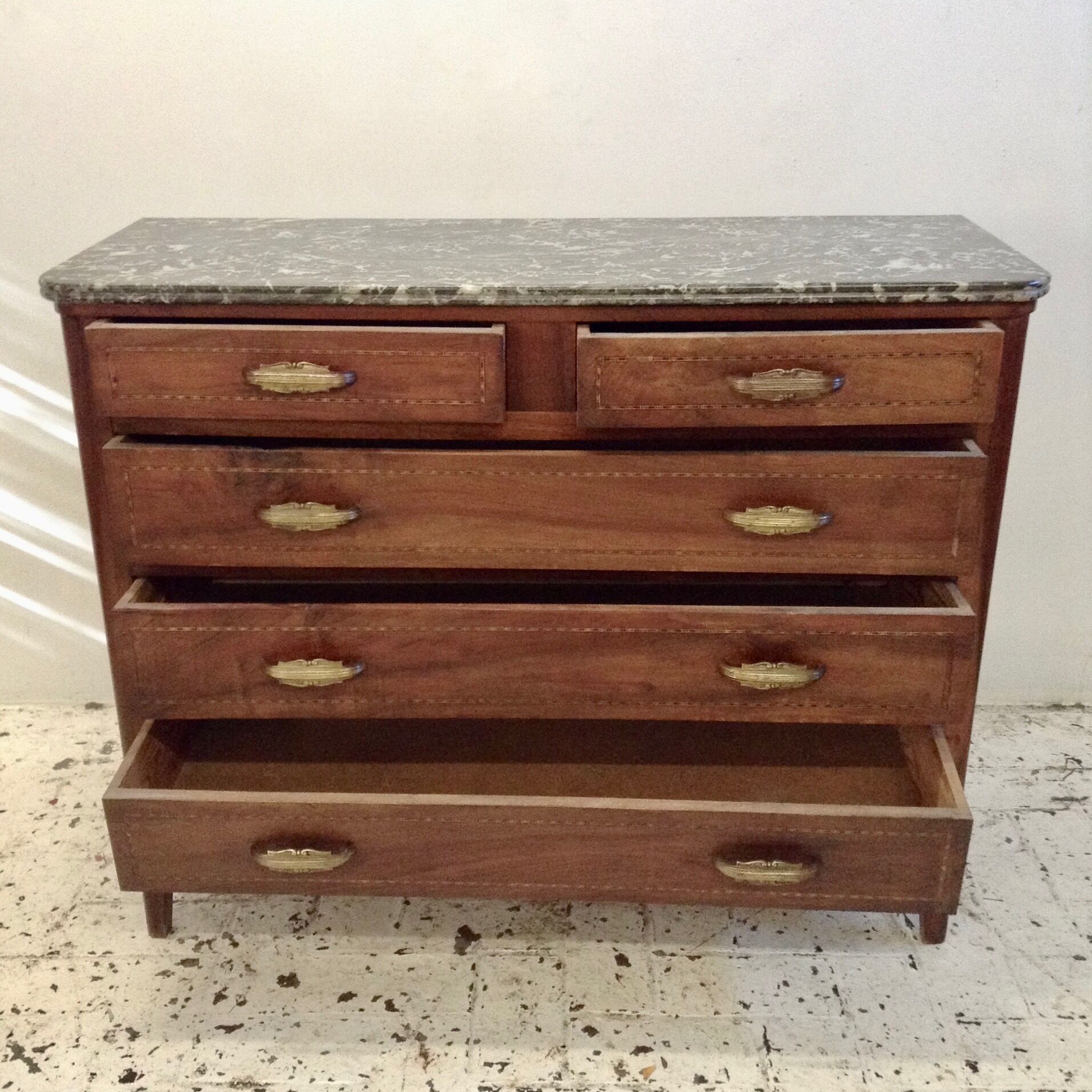 Dresser 5 drawers