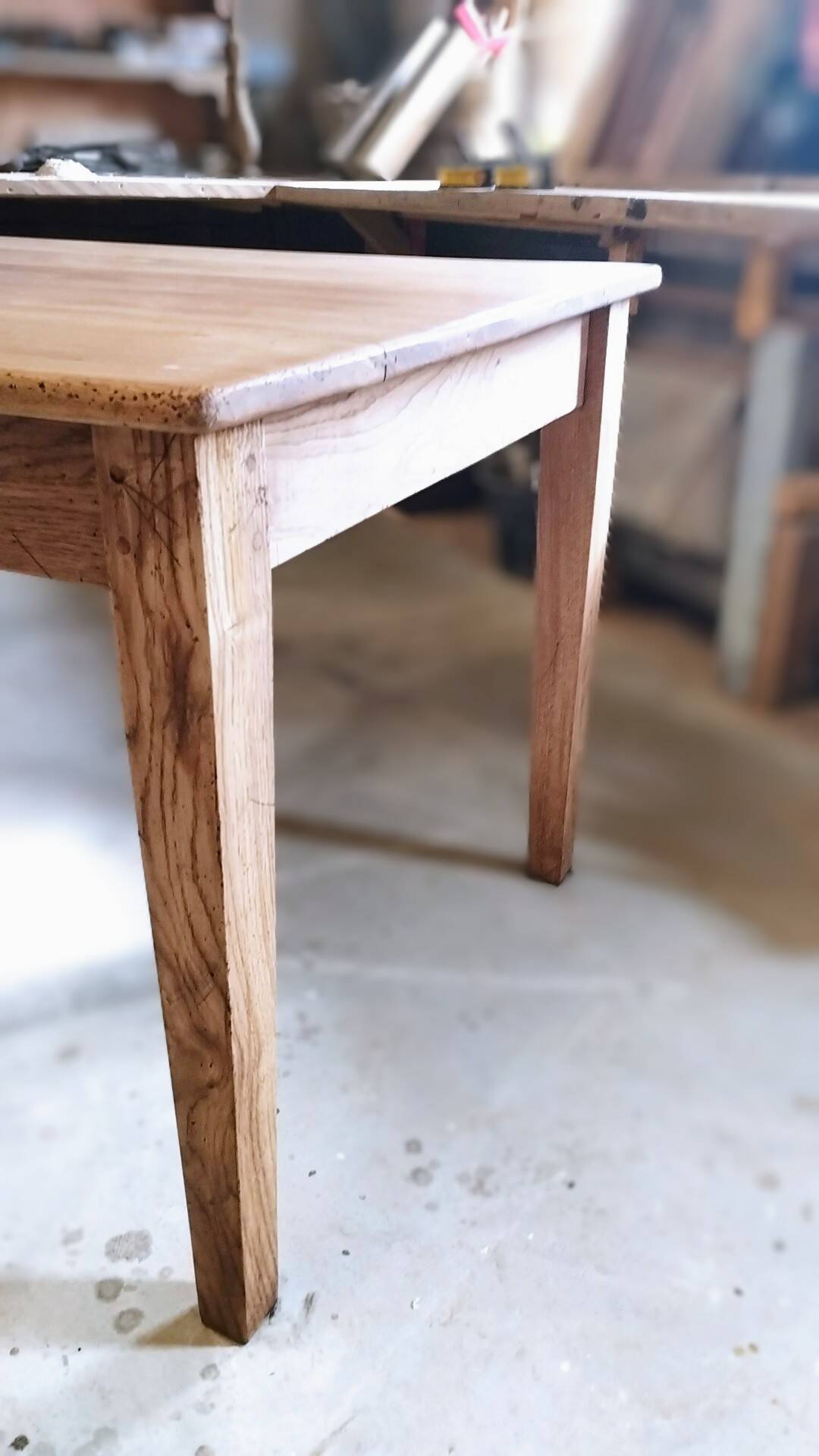 Rustic farmhouse table in solid oak with antique patina finish 200 x 90
