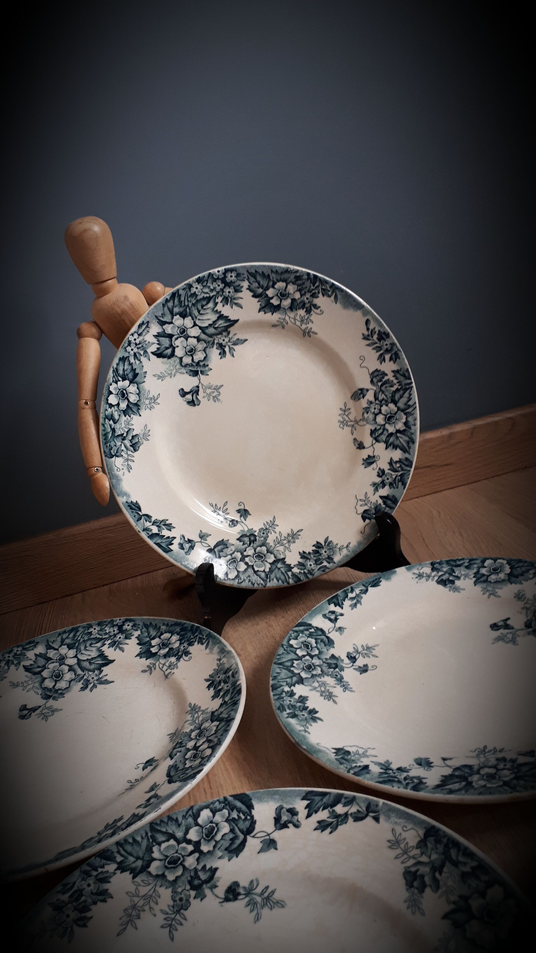 6 Marie Louise flat plates