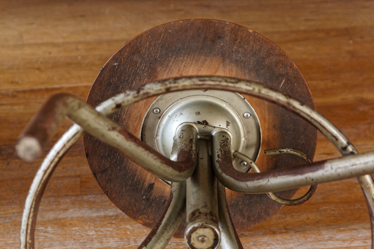 Adjustable industrial stool