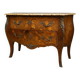 Commode galbée de style Louis XV en marqueterie