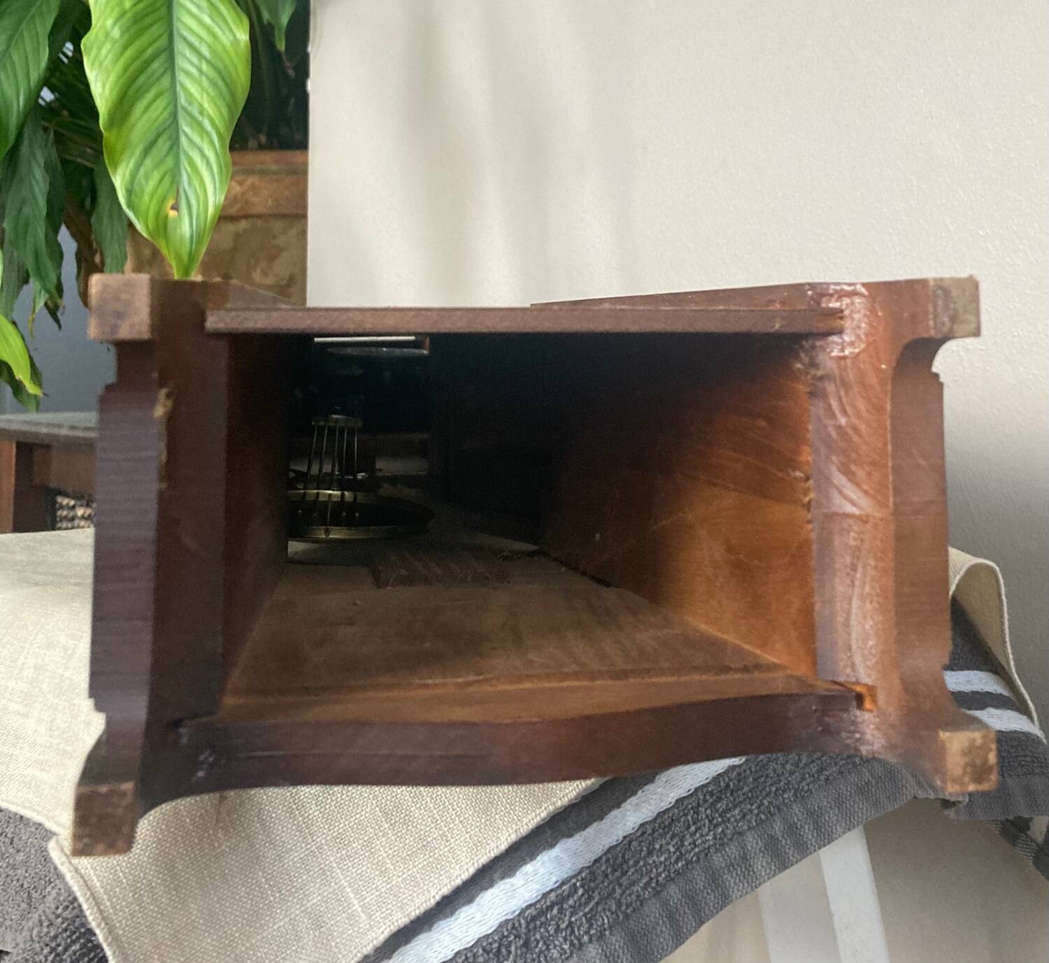 Comtoise violin case in solid wood 1980s (melody + ringtone)