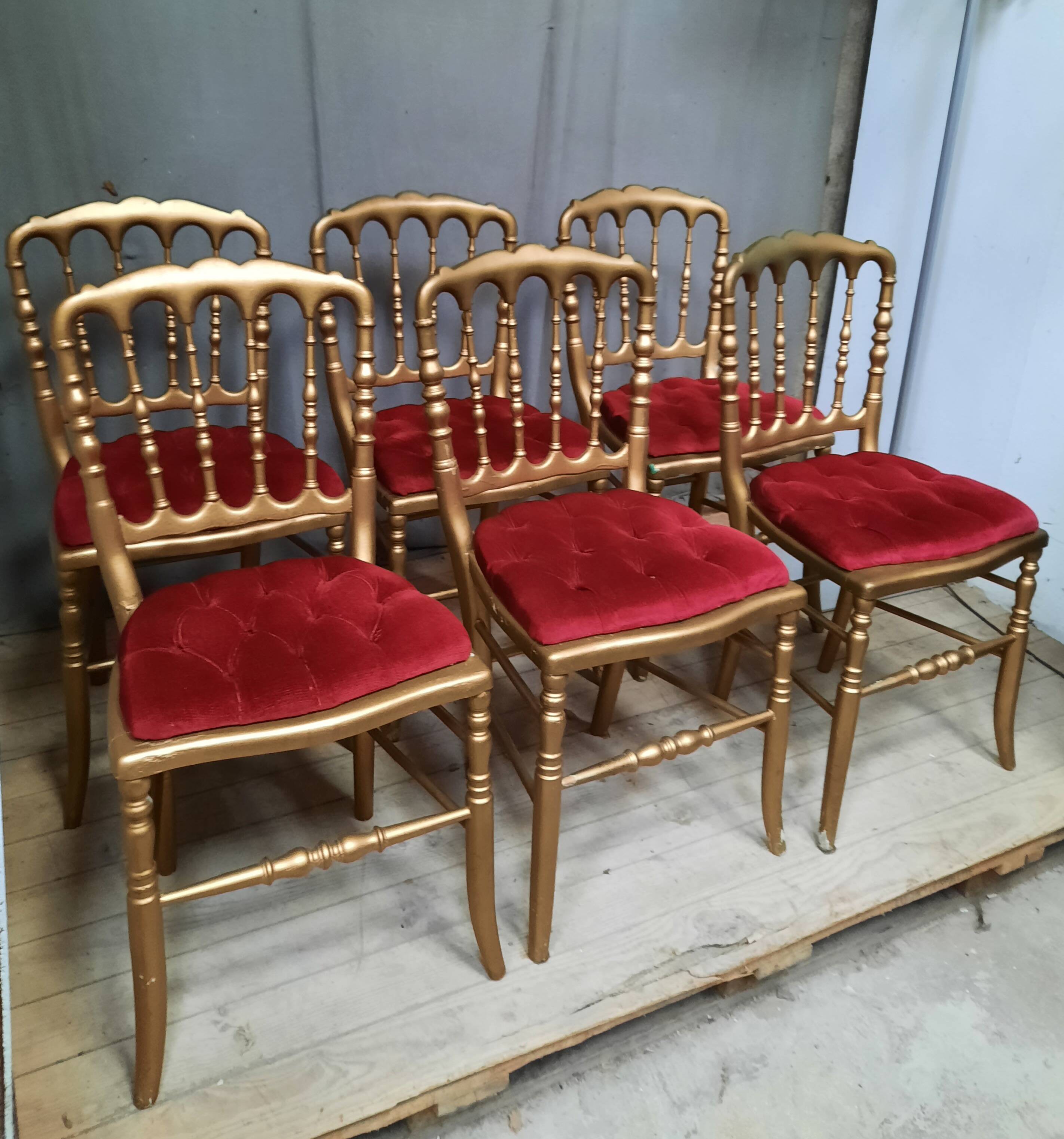 6 chaises de théâtre style Napoléon IIII