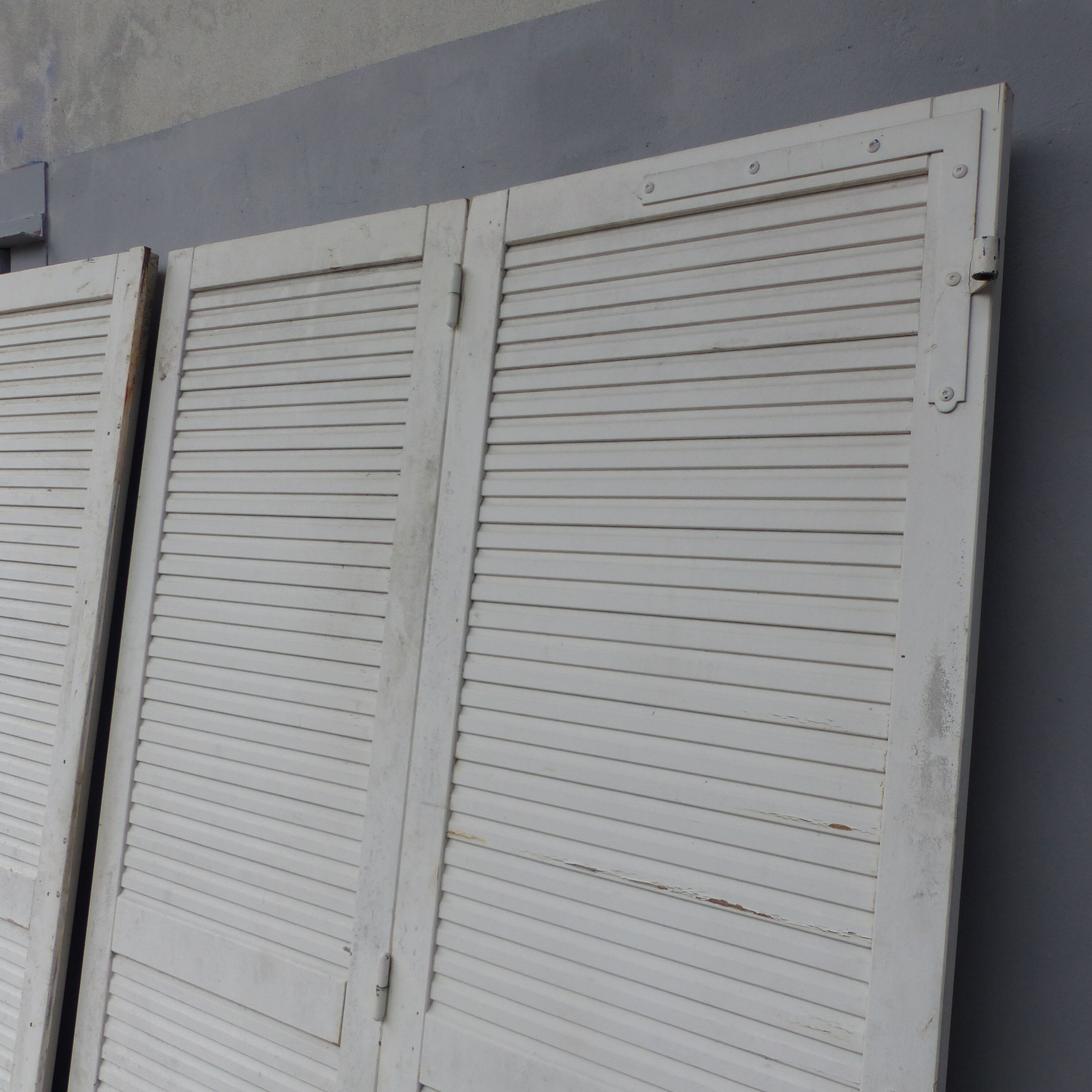 Set of 4 solid louvered shutters l 268 cm x h 212 cm