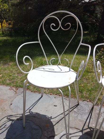 Paire de fauteuils en métal