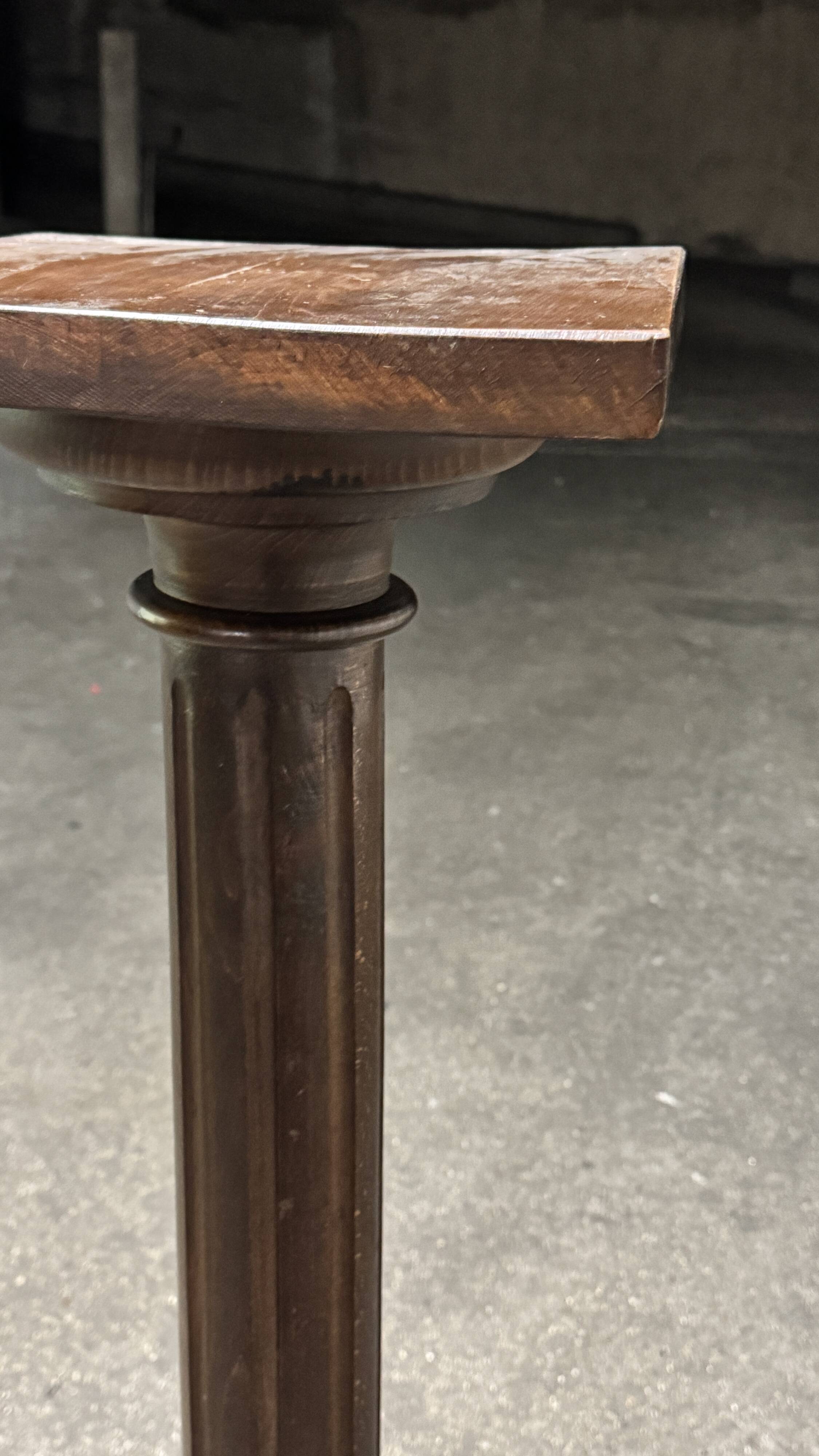 Large wooden column stele