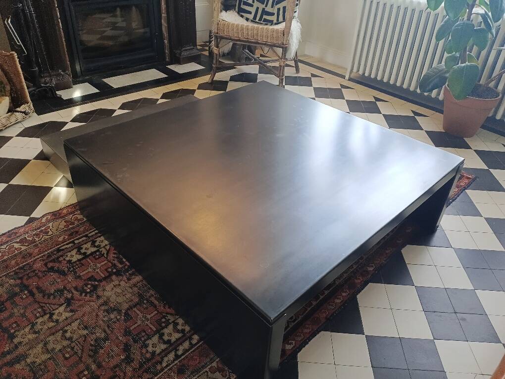 Zeus coffee table "Max & Moritz"
