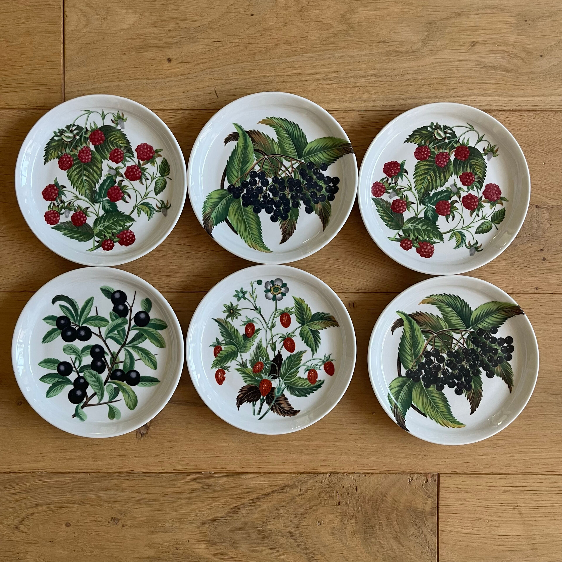 6 porcelain mignardise plates from Paris