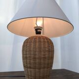 Wicker table lamp