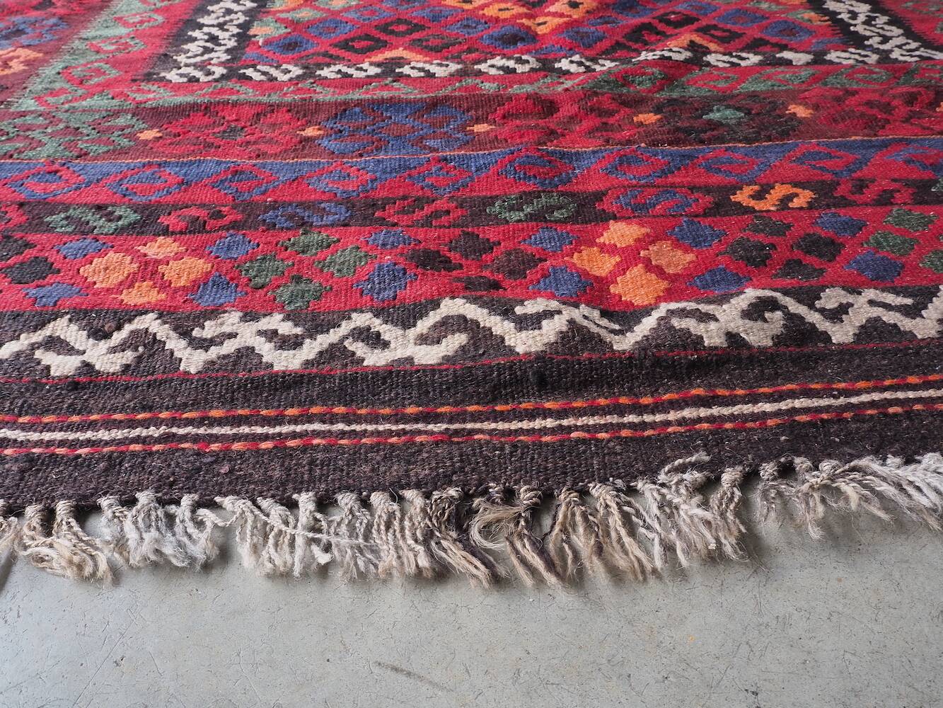 Vintage wool kilim rug