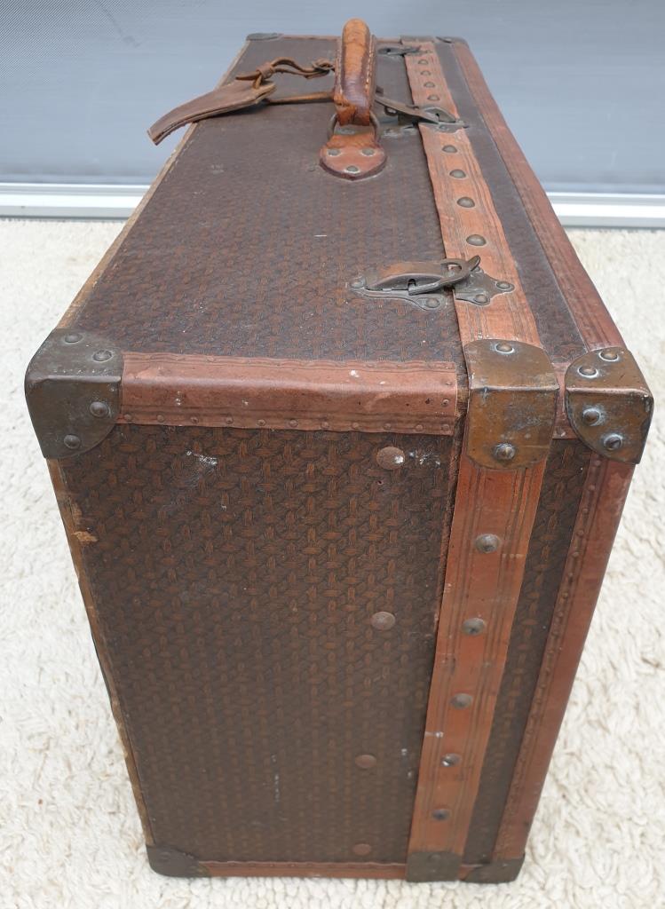 Trunk suitcase 1920 canvas coated cannage pattern