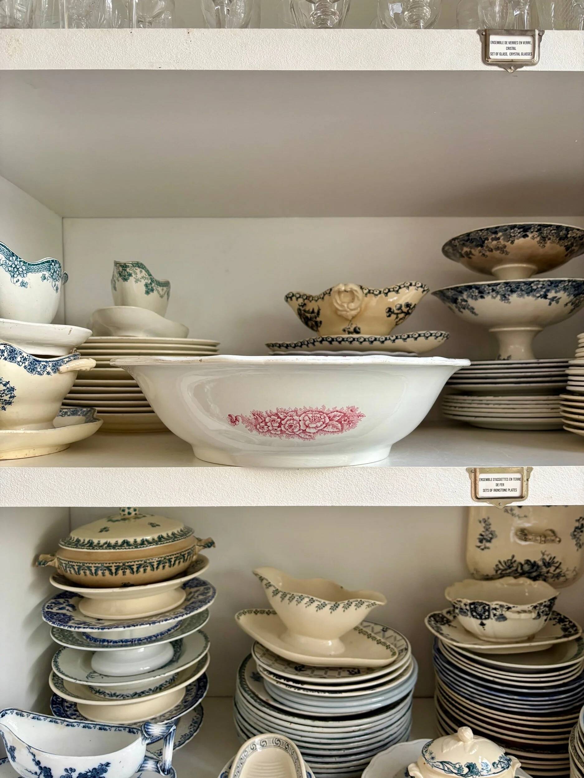 Onnaing salad bowl in pink ironstone, "Flora" service