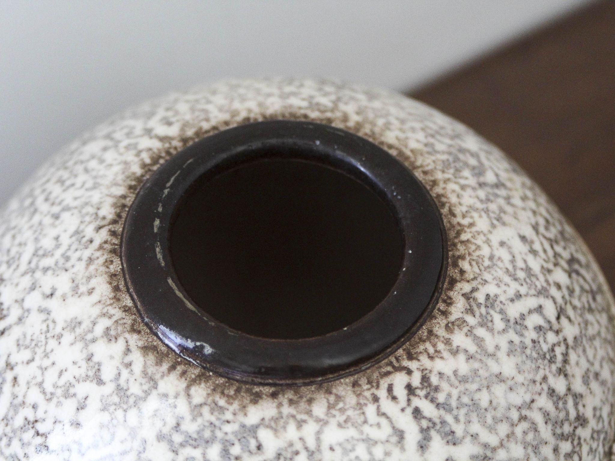 Vase boule céramique émaillée art déco signé