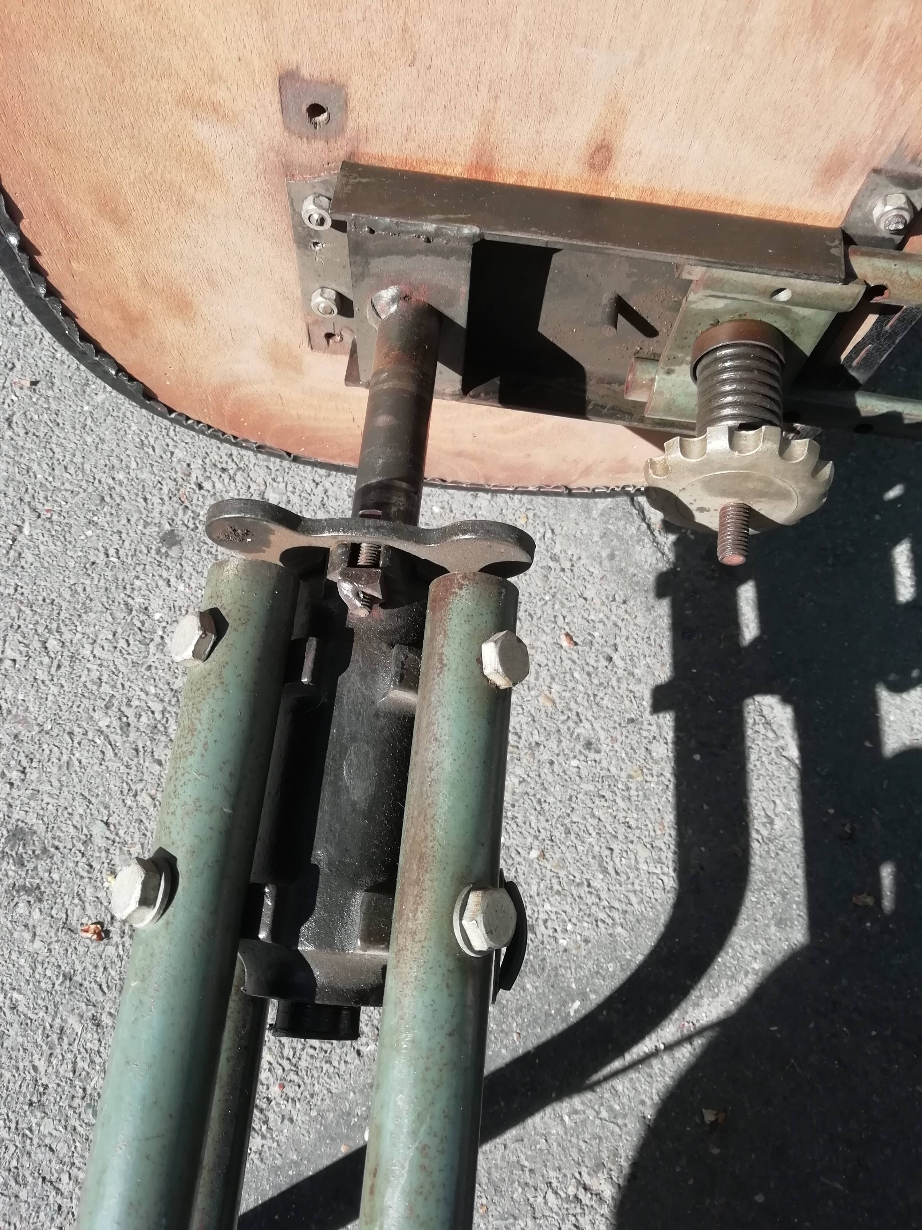 Industrial-style office seat