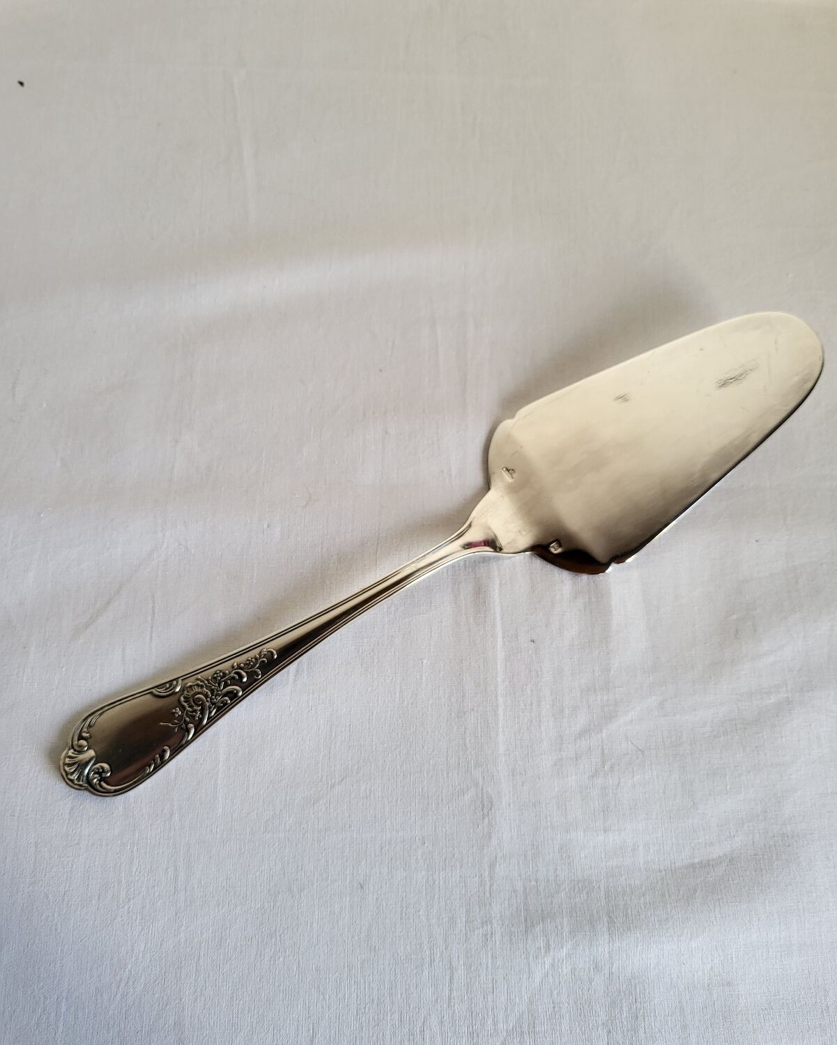 Silver-plated pie server Guildar