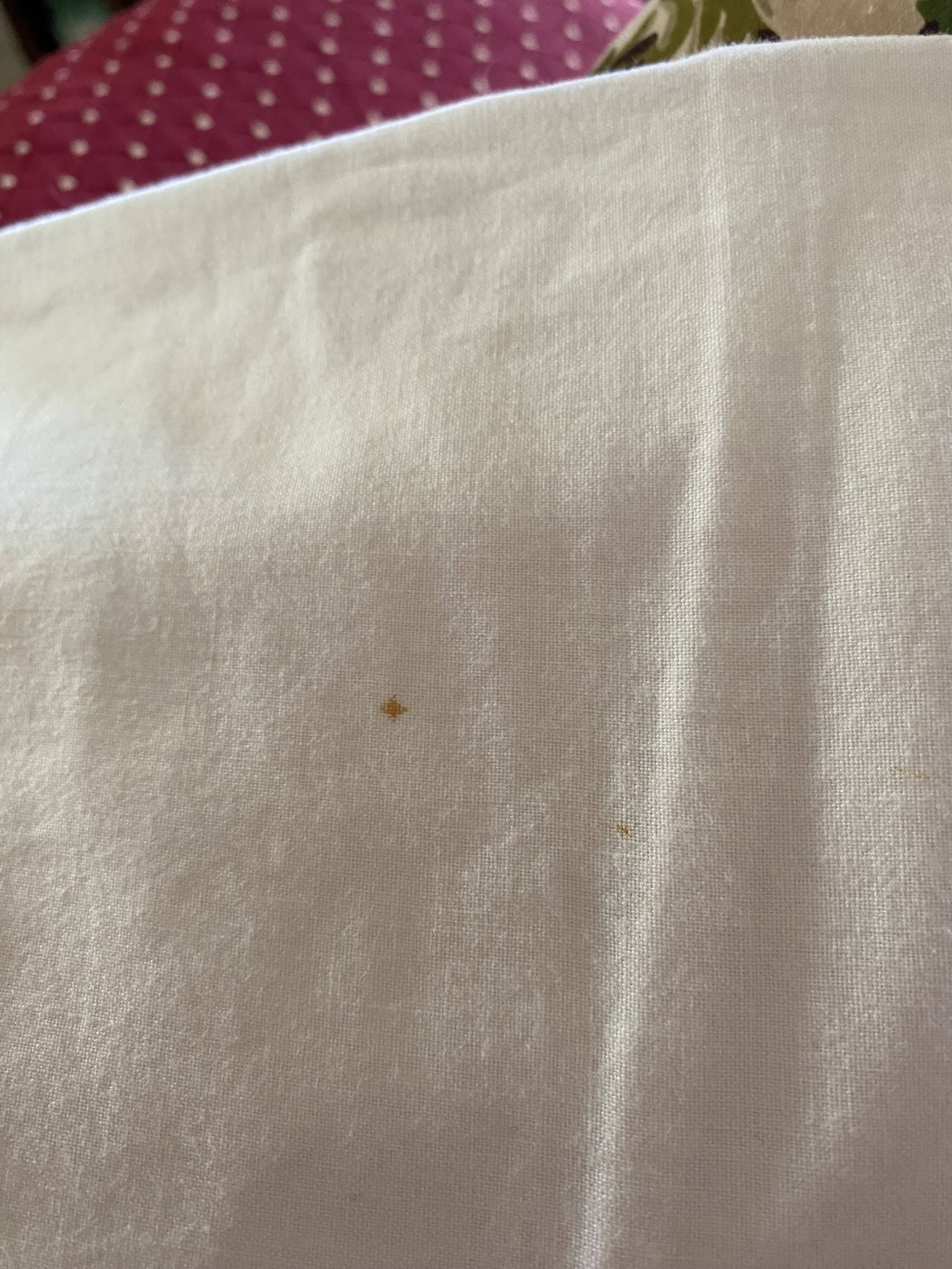 Paire taies d oreiller broderie anglaise.