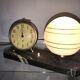 Lampe opaline sur marbre avec réveil Jaz