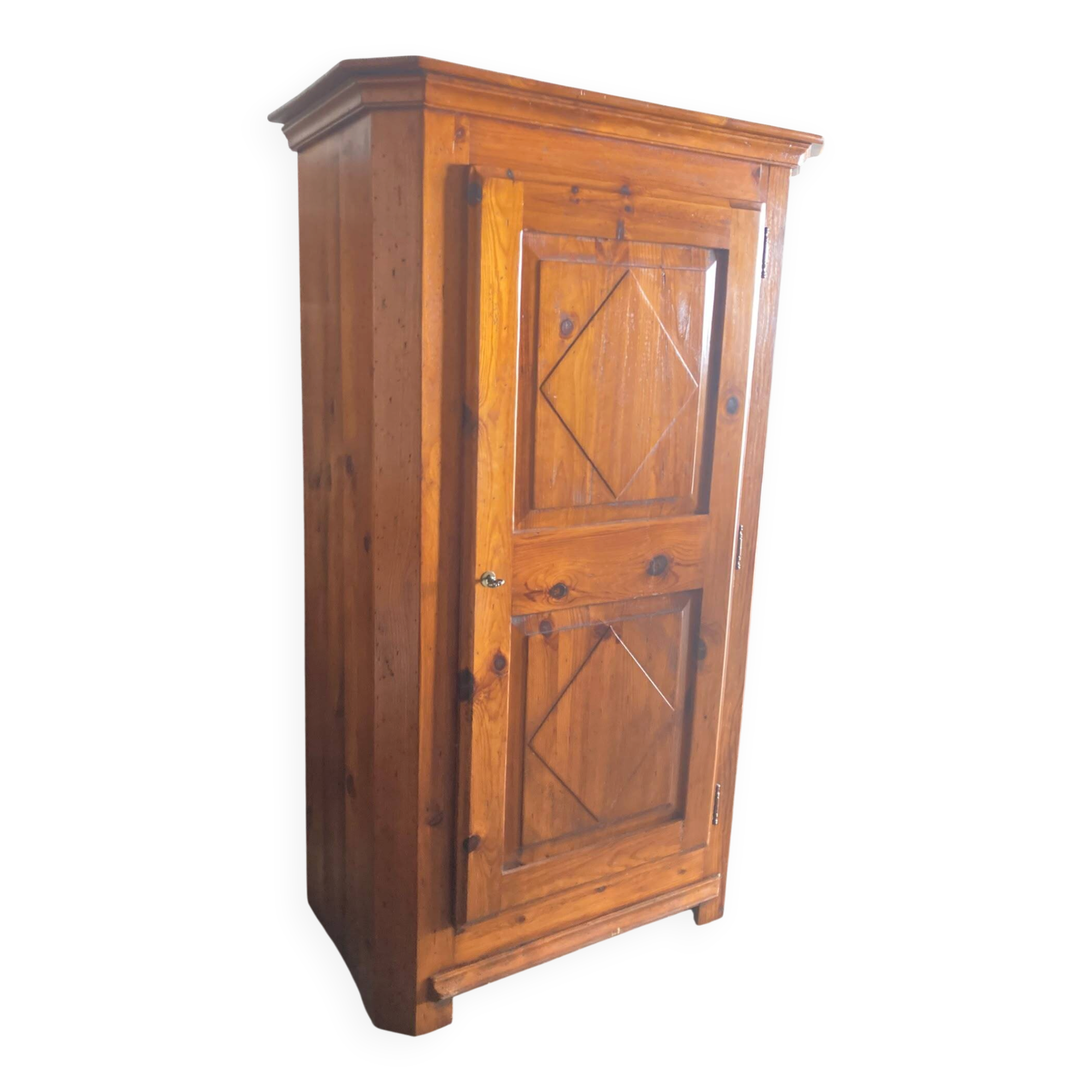 Armoire / Bonnetière en bois massif