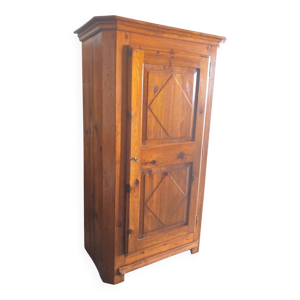 armoire / Bonnetière
