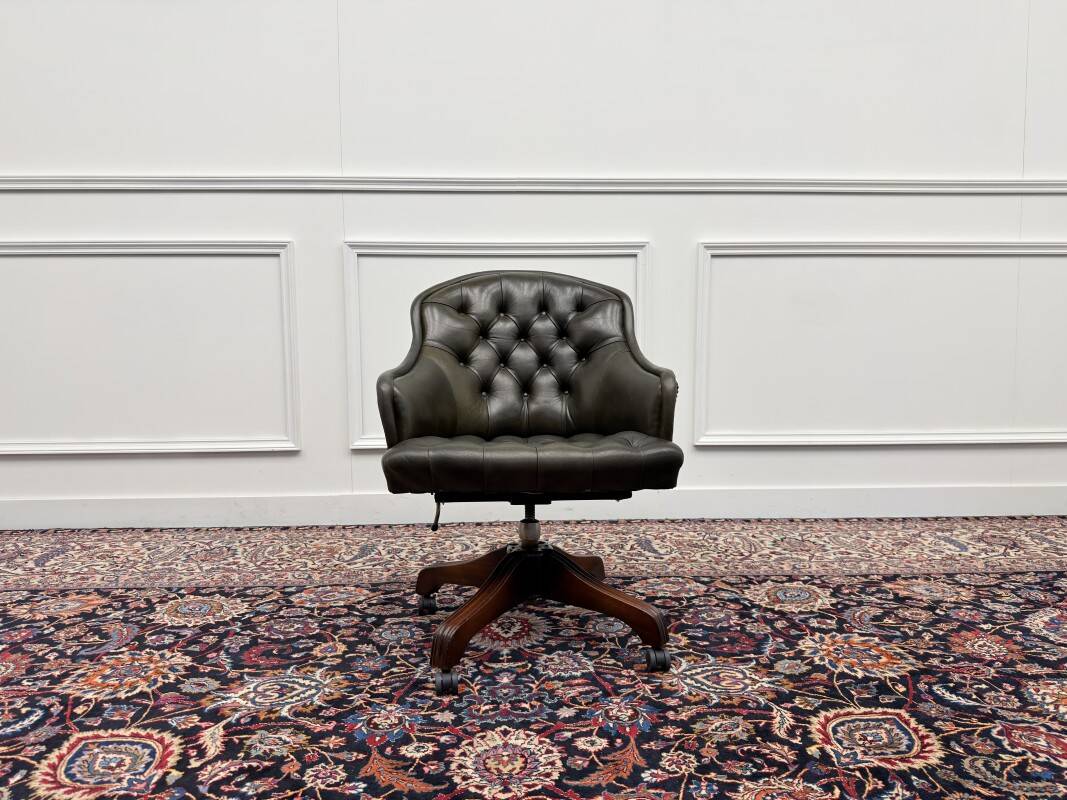 Classic English Wade Chesterfield Desk Chair