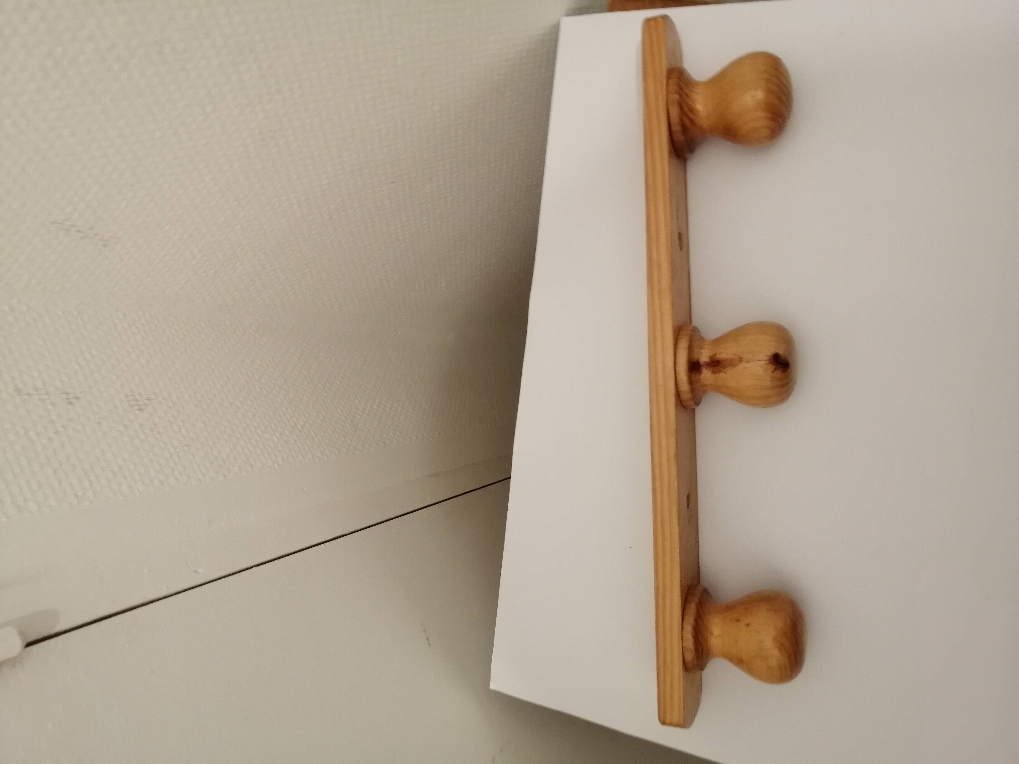 Wooden wall coat rack 3 pateres