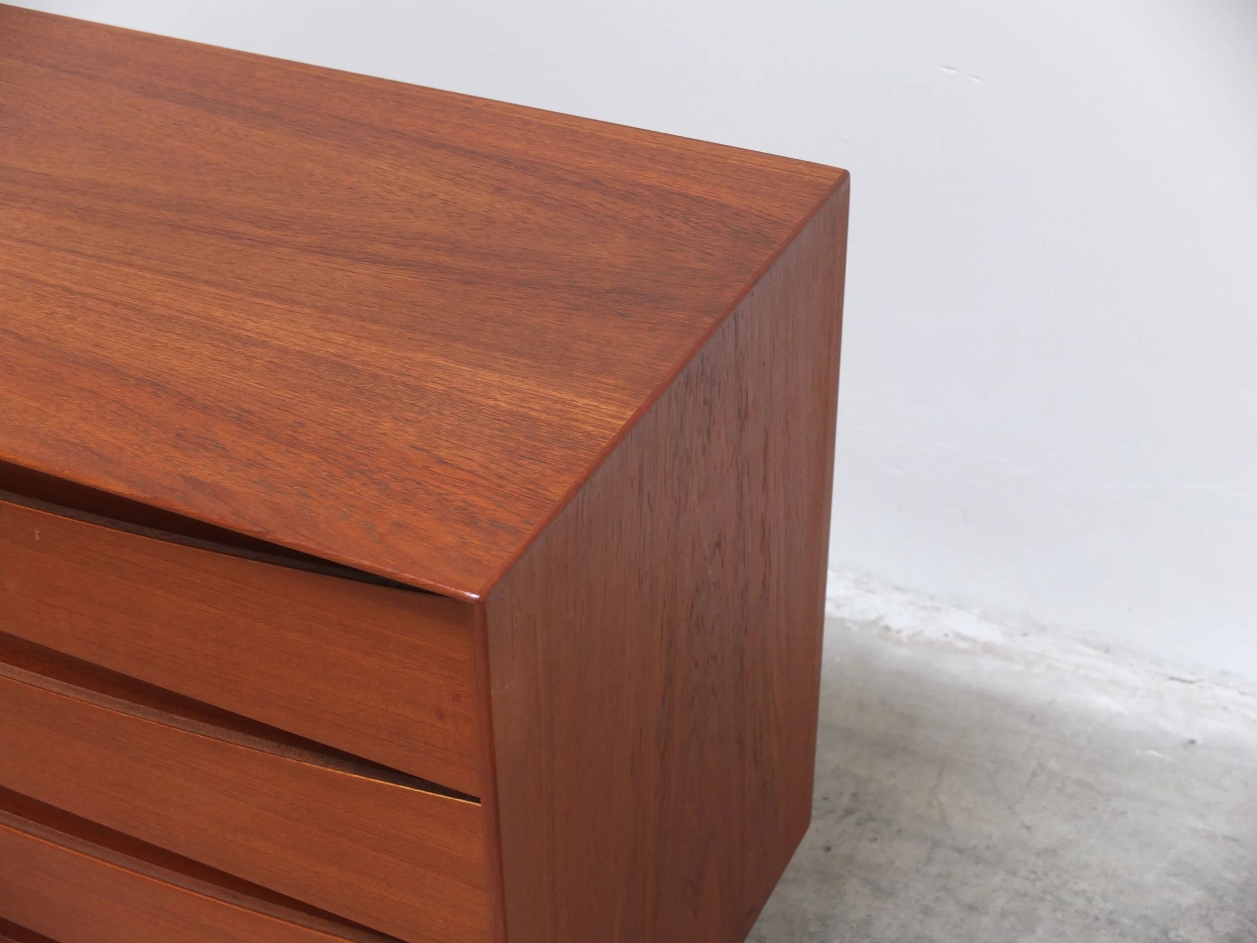 Freestanding chest of drawers in teak by Arne Vodder for Sibast, 1960s