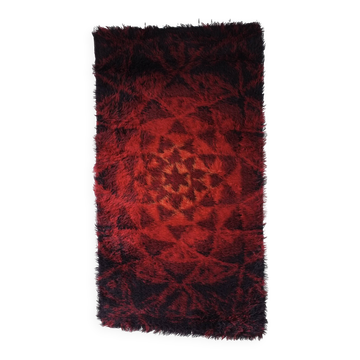Mid-century abstract red wool rya rug | Sweden | 1960s