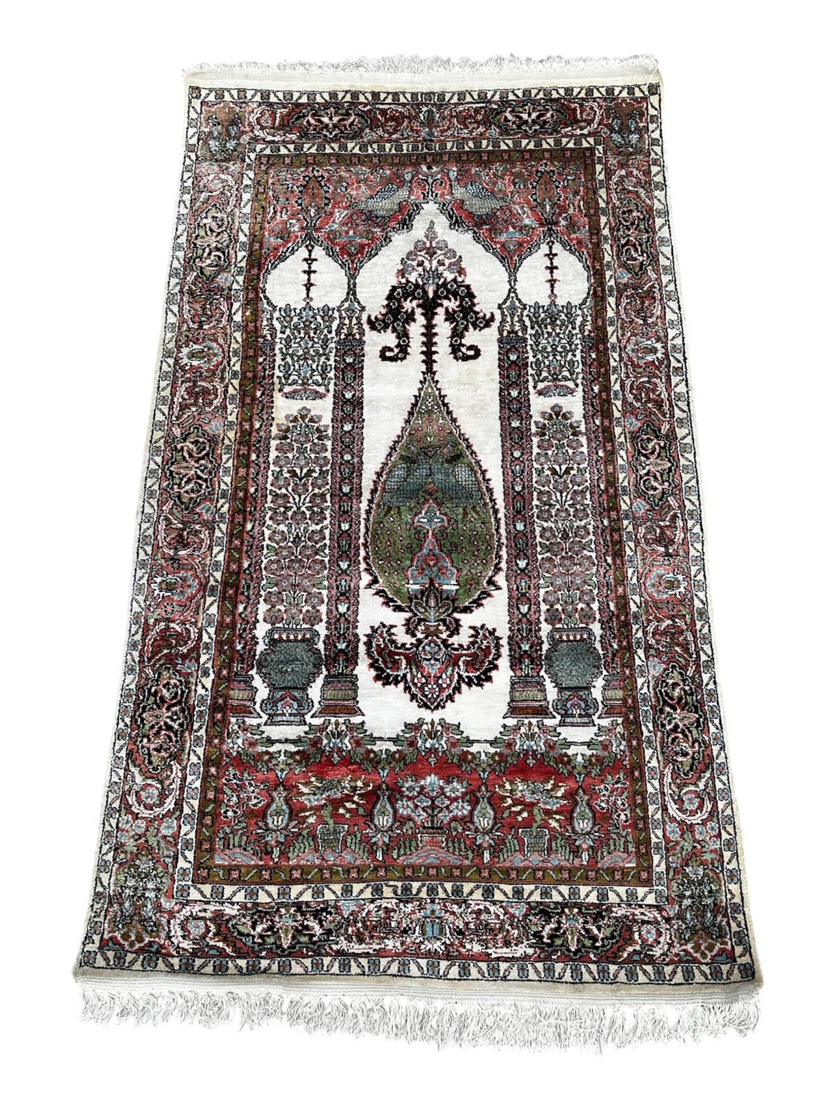 Turkish silk carpet 160cm x 90cm