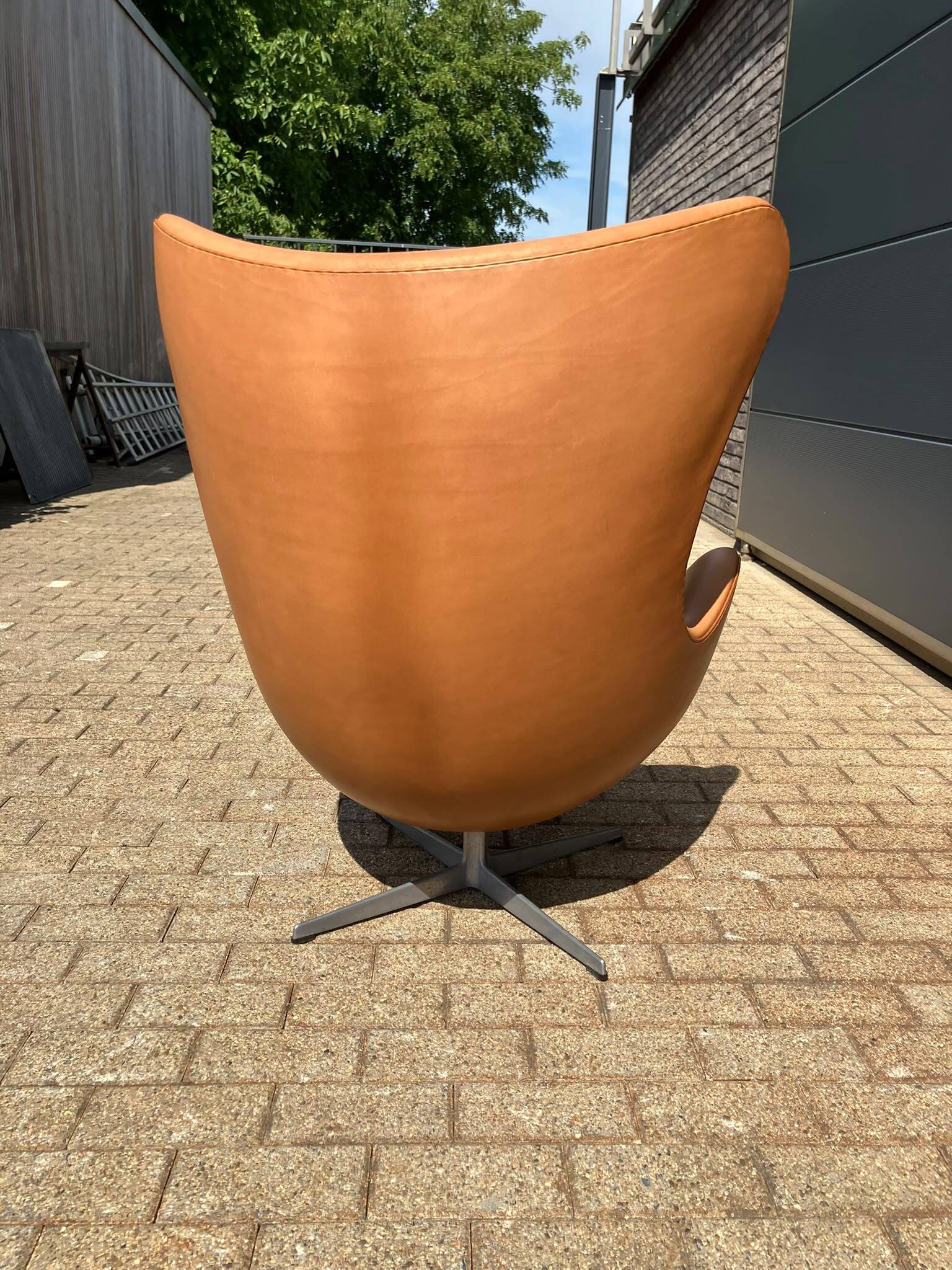 Fritz Hansen Egg Chair 07-'63 Cognac Camel vintage leather NEW CONDITION!!