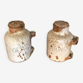 Deux anciens pots en grès a cornichons et olives signé Jacque pouchain