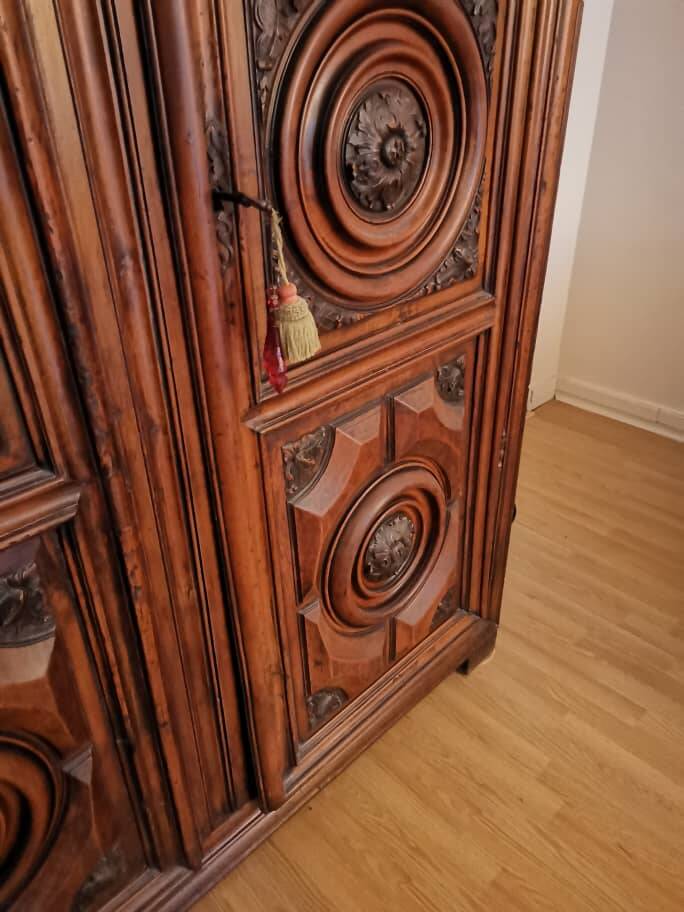 Antique Louis XV wardrobe – Carved solid walnut – Certificate of expertise