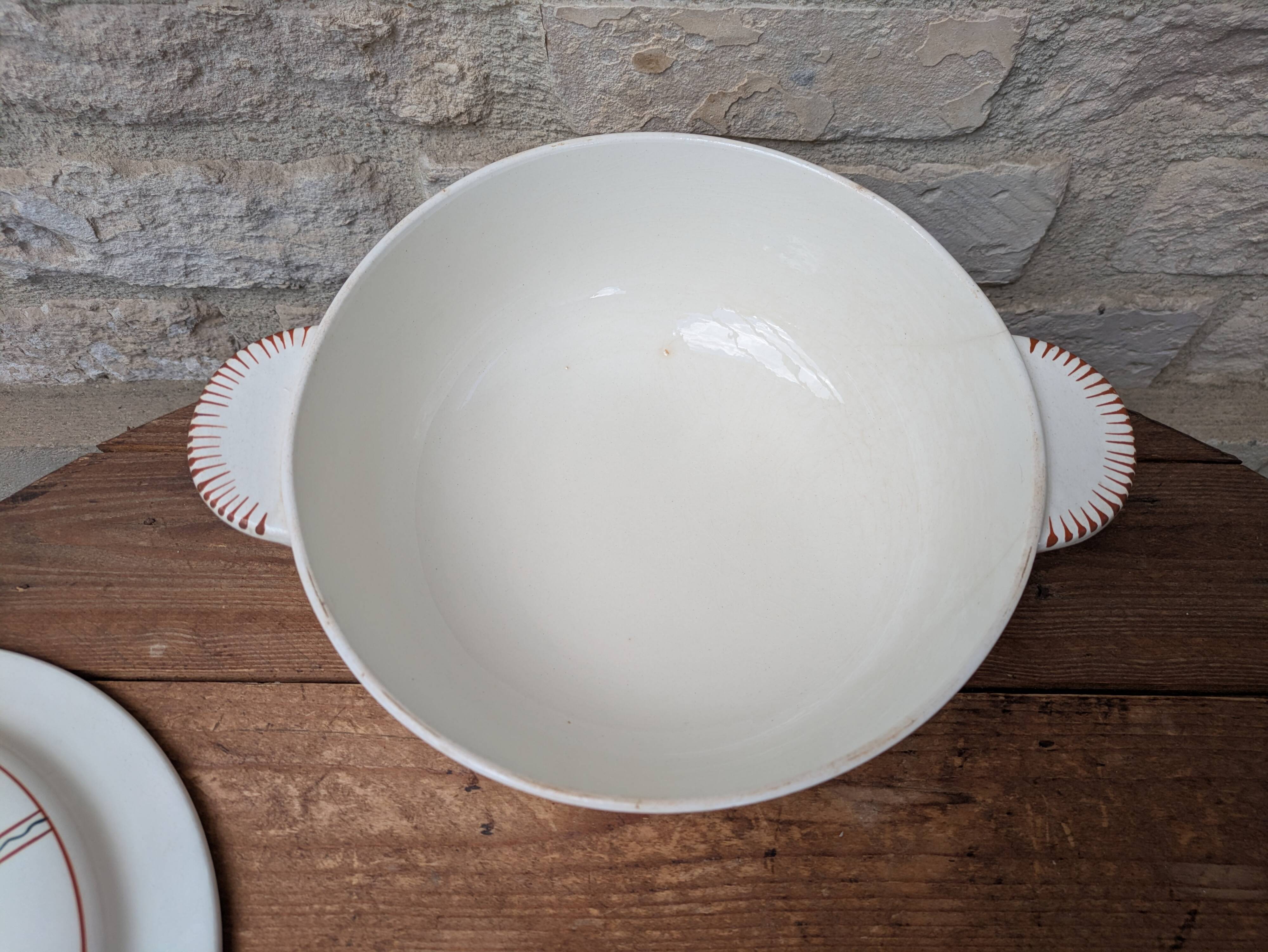 Soup tureen with lid in Salins ironstone model Nénuphar 25.5cm