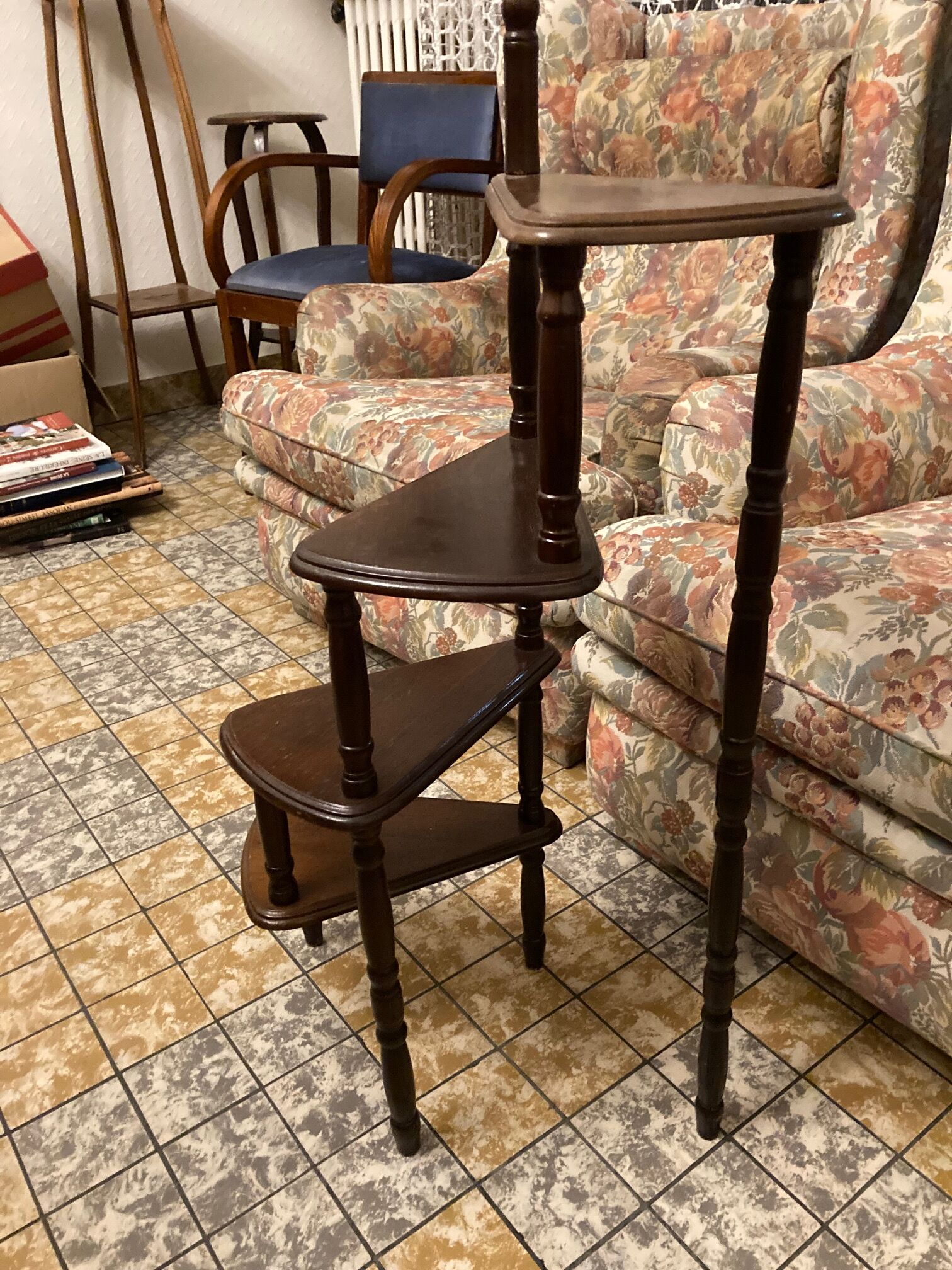 Shelf stairs plant support