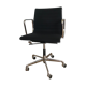 Fauteuil modèle EA117 de Charles et Ray Eames édition Vitra