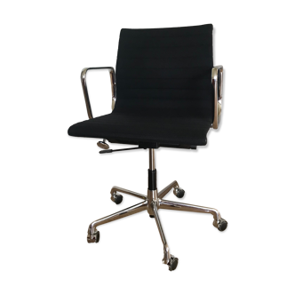Armchair model EA117 by Charles and Ray Eames Vitra edition