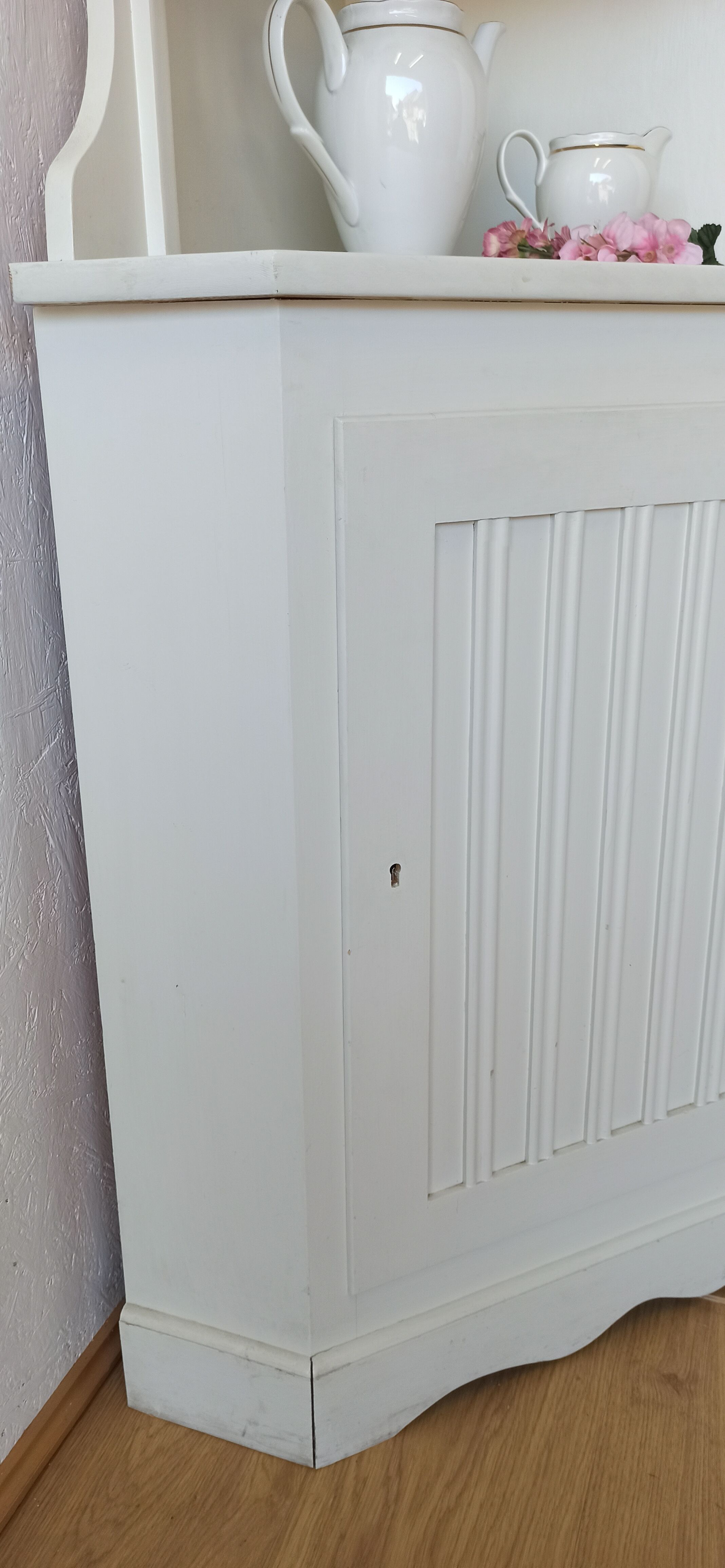 Armoire d’angle blanche Suède années 70