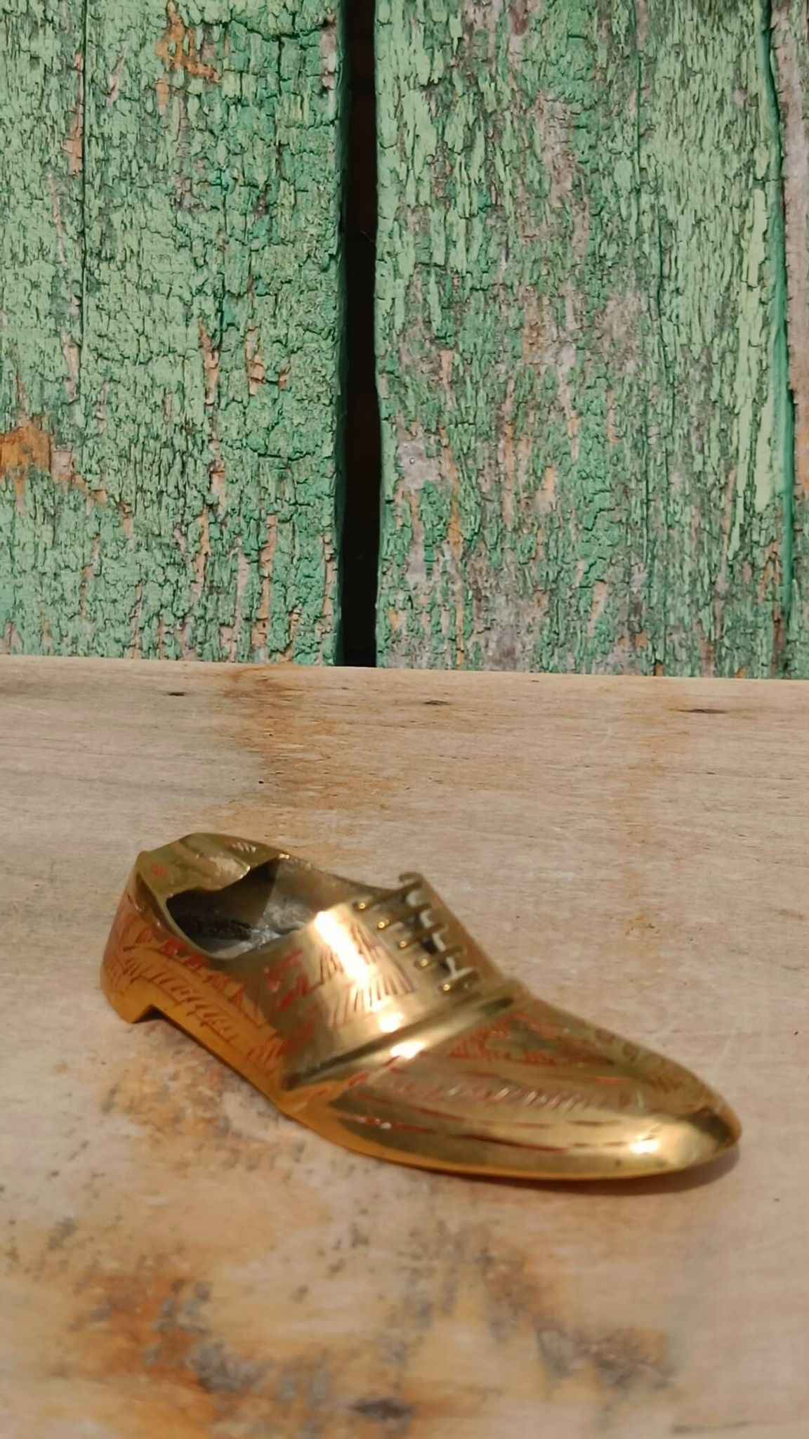Cendrier vintage en laiton forme chaussure