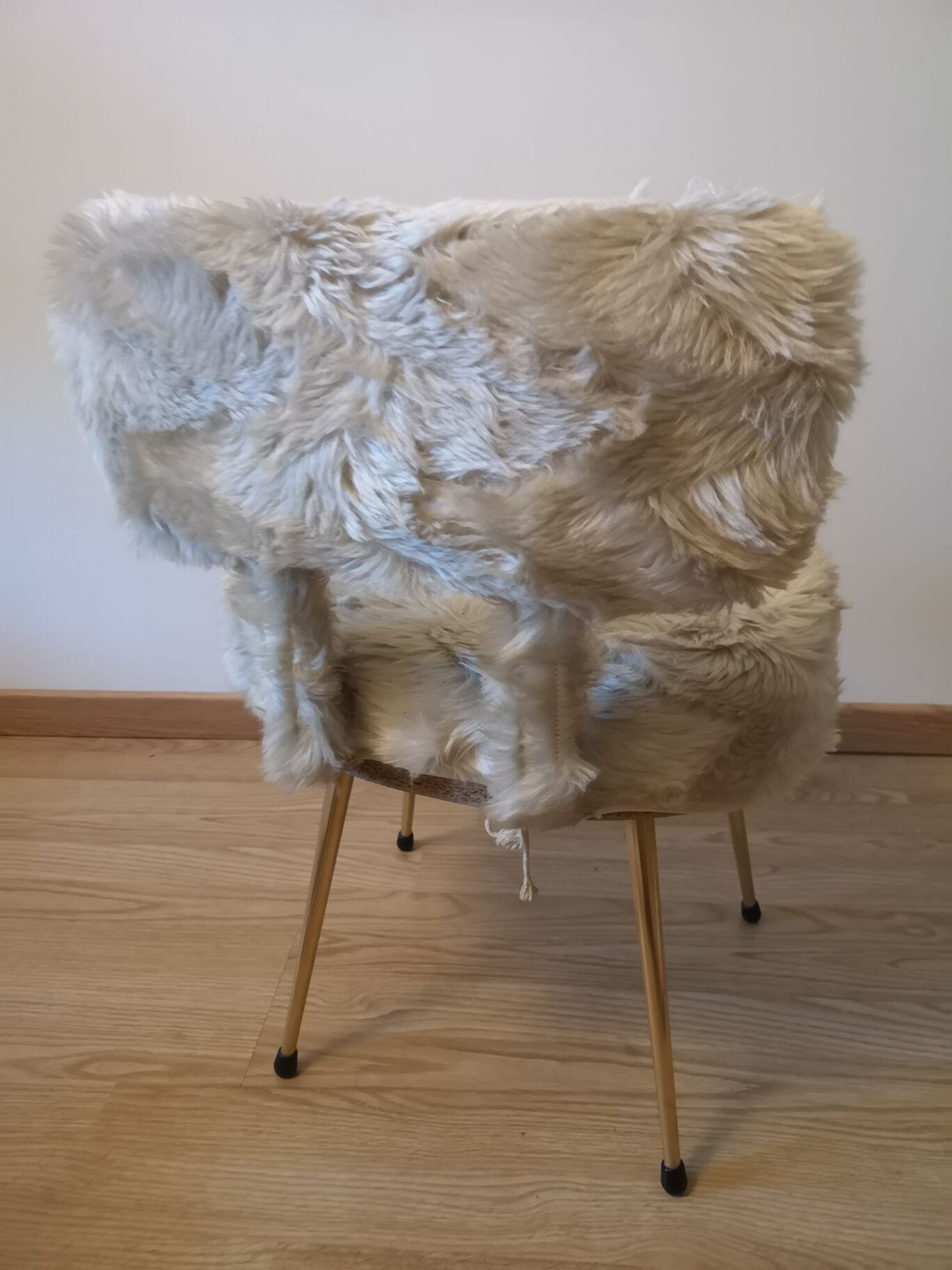 Pelfran moumoute beige chair 70