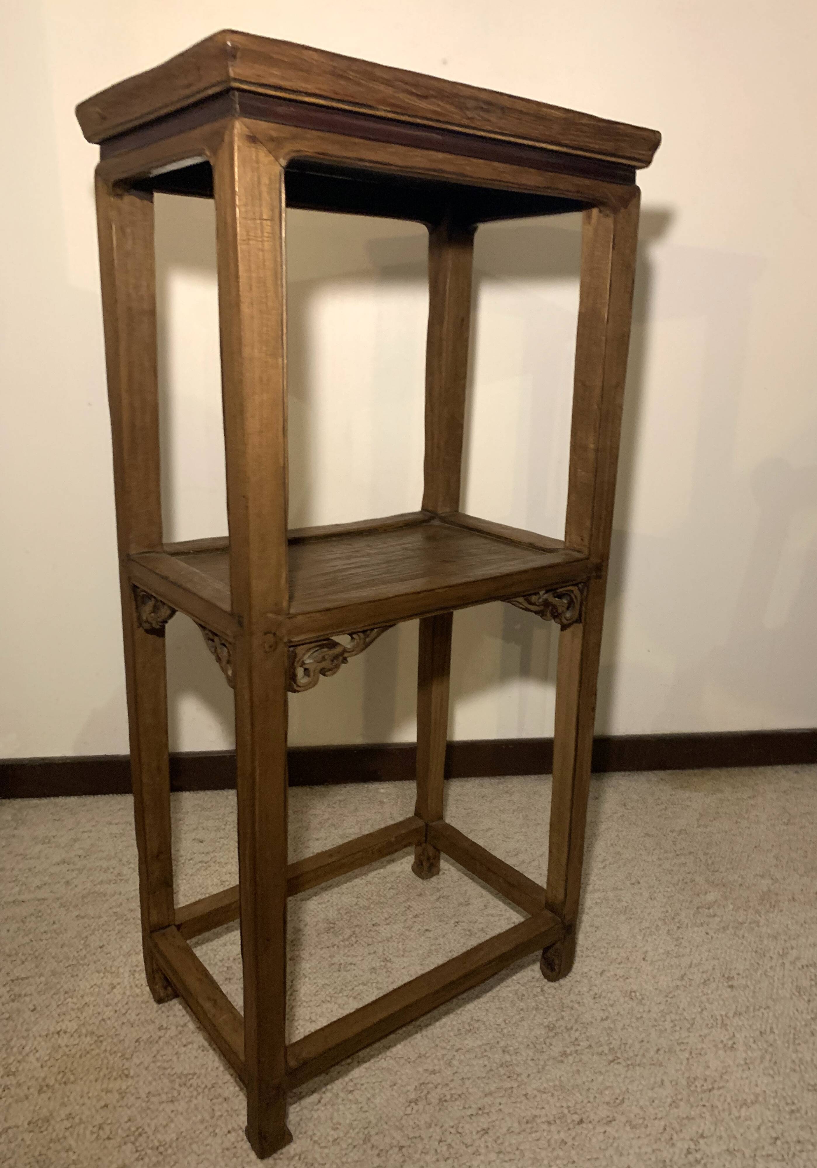 Chinese side table in Elm (Bedside or Tea stand), late 19th century.