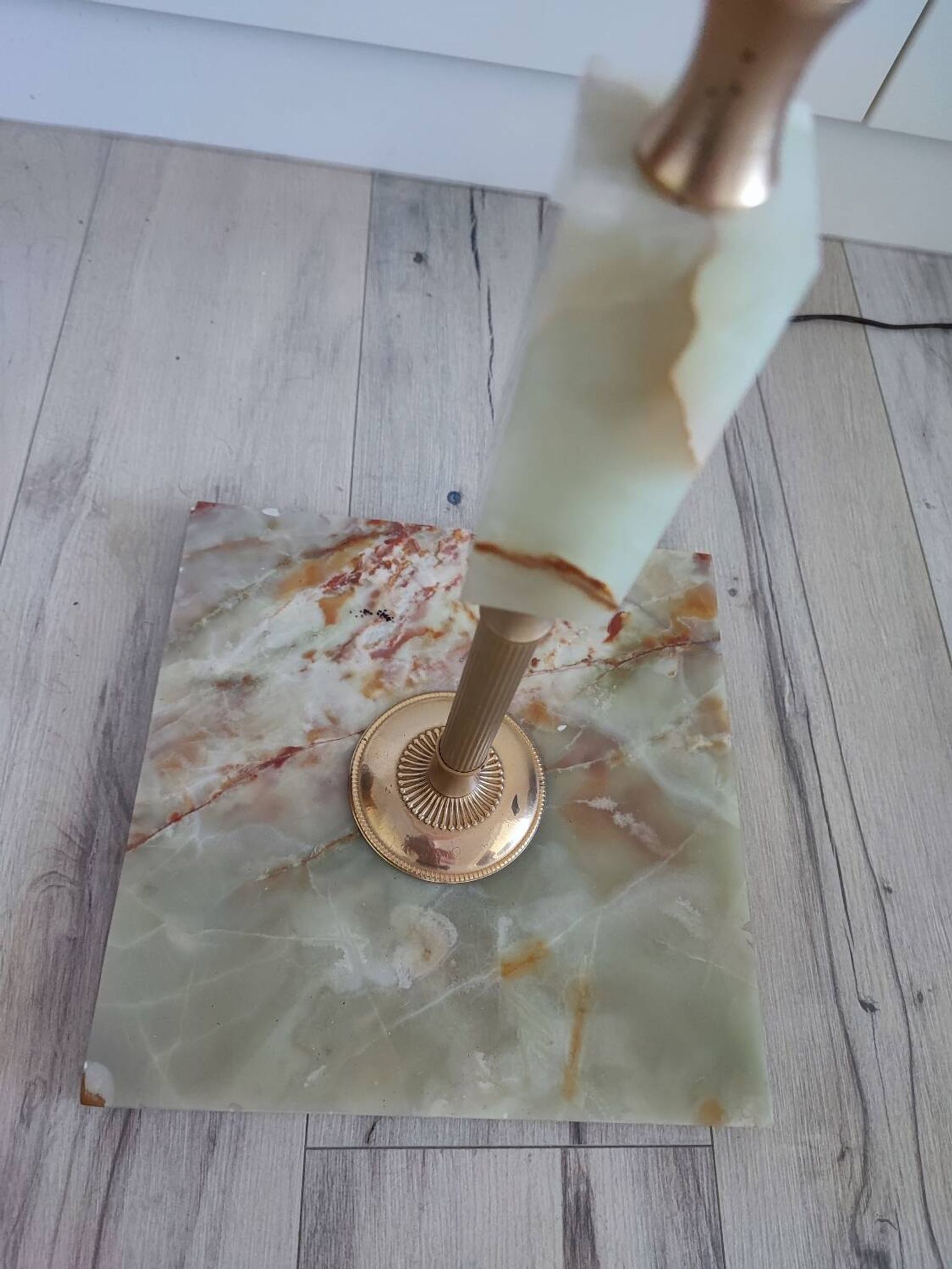 Lampadaire italien onyx et laiton