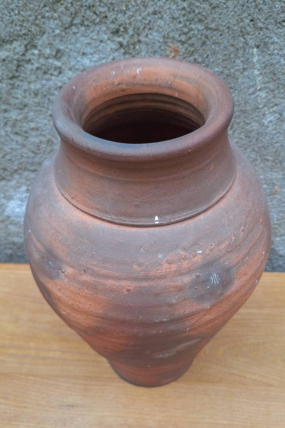 Grand vase en terre cuite