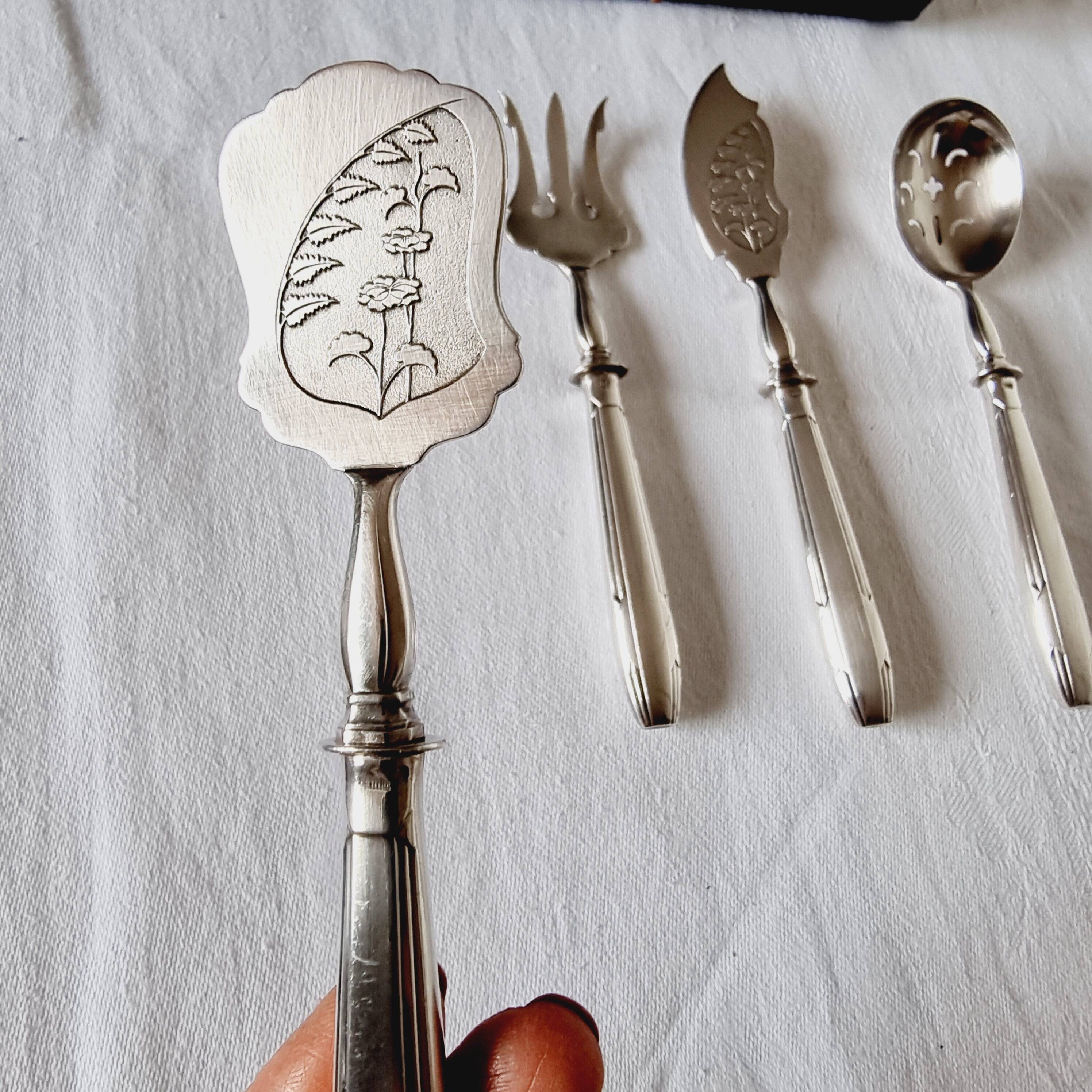 4 Art Deco Cubiertos to serve Postres or Frutas de Metal Plata de Principios S.XX